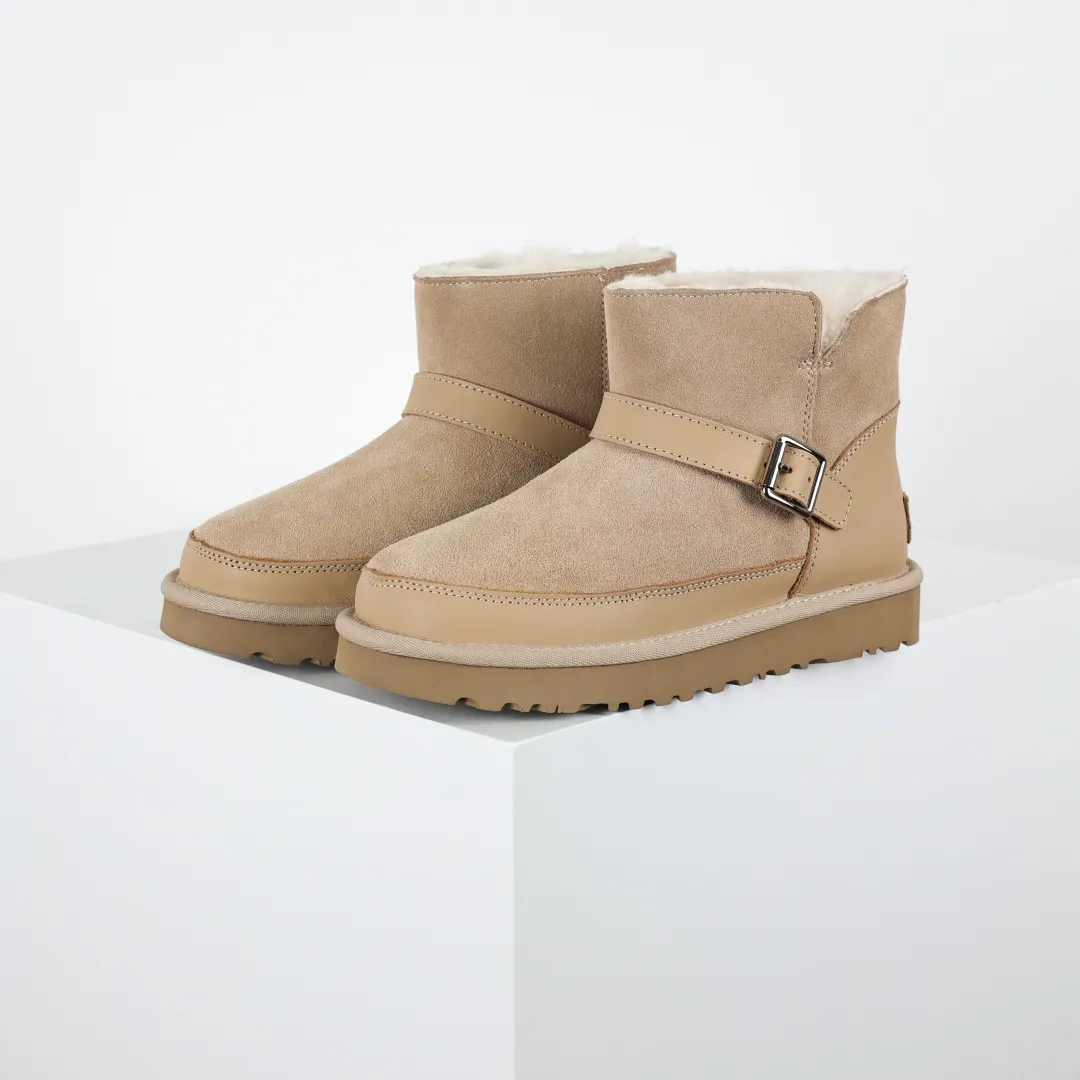 Copywriting price 💰600 The core recommendation is good price. The platform’s foreign trade is exclusively for UGG Classic women’s snow boots 1174512. Produced by the ten-year-old brand shoemaking factory production line. Pay attention to every detail. Longfeng A-grade genuine sheep fur is integrated. It is built in full compliance with the ZP process. Size: 35 36 37 38 39 40
